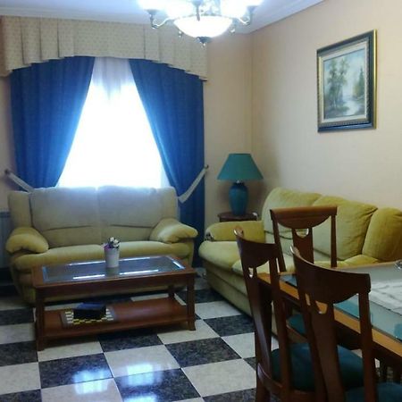 Apartamento Turistico Antigua Universidad Almagro Exterior photo