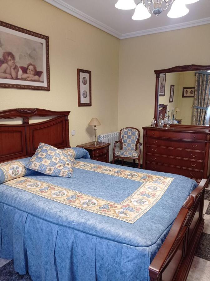 Apartamento Turistico Antigua Universidad Almagro Exterior photo